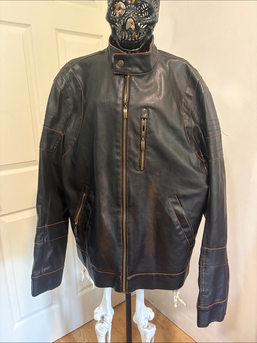 Men's Black Leather Bomber Jacket with Contrast Stitching